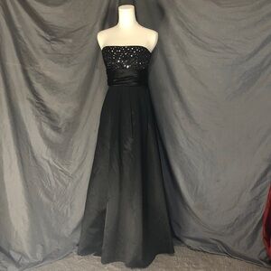 Jump Strapless Black Dress with Sequin Bodice